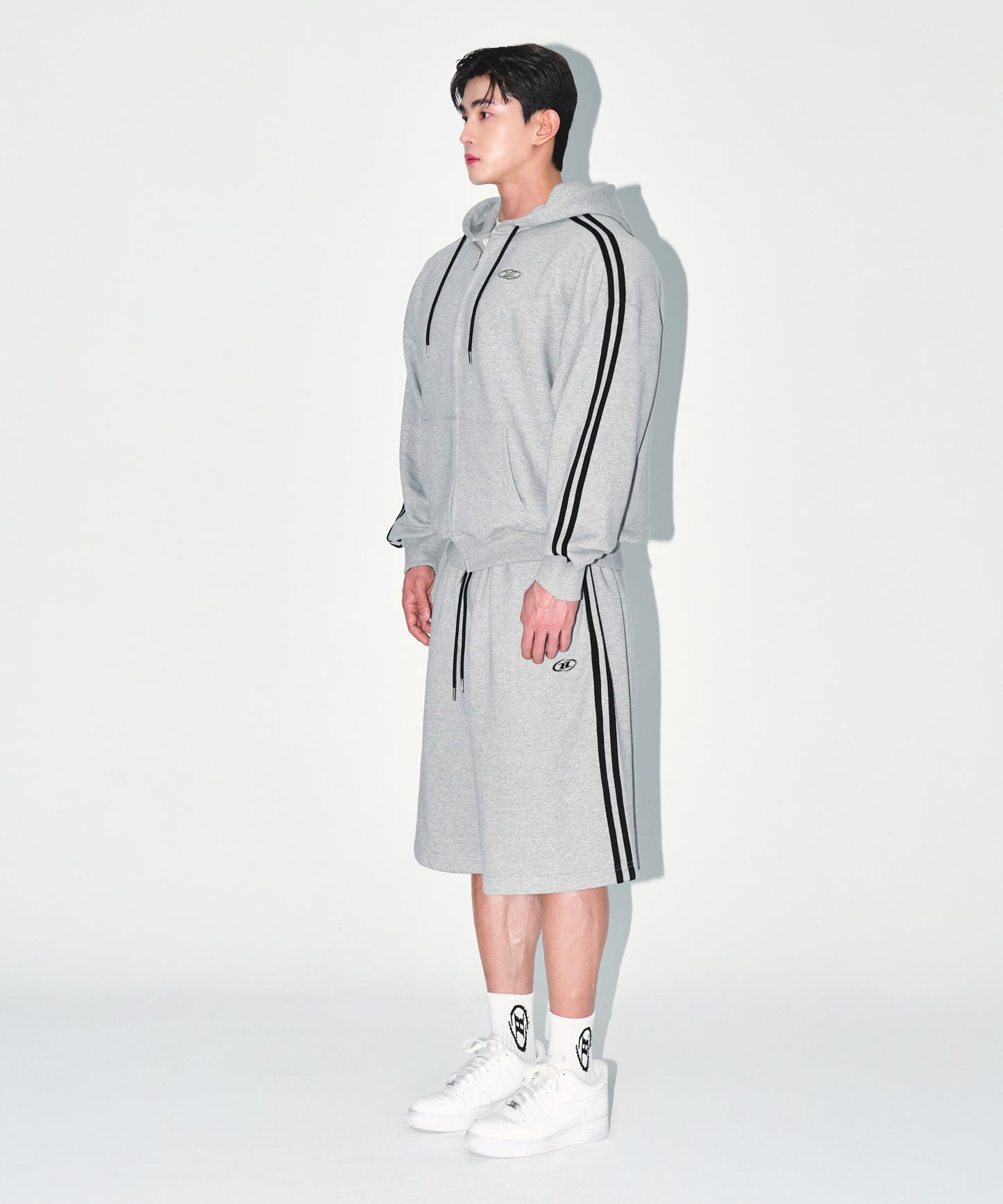 CHROME B TRACK LINE BERMUDA PANTS [MELANGE GREY]