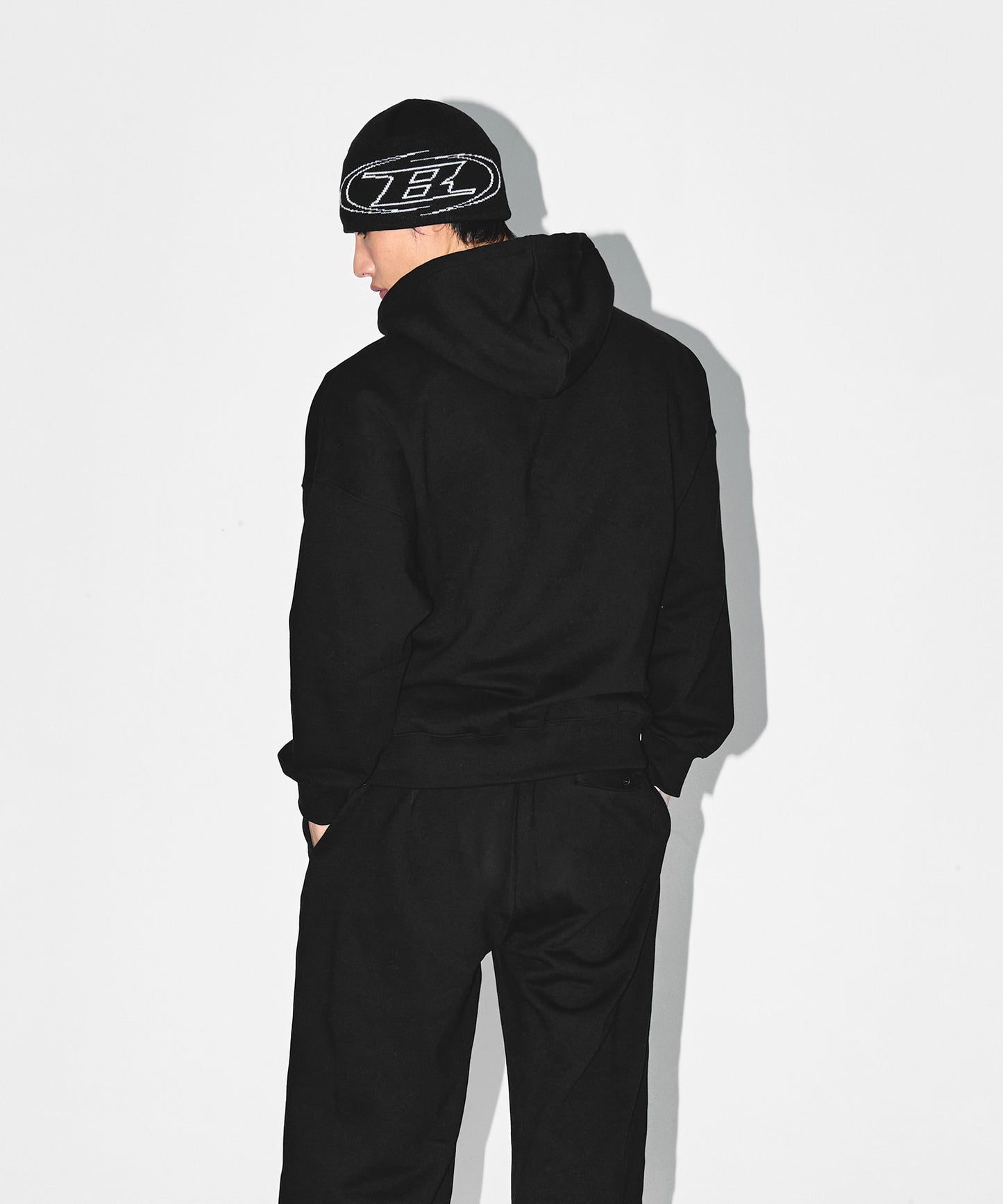 CHROME B FLEECE HOODIE ZIP-UP [BLACK]