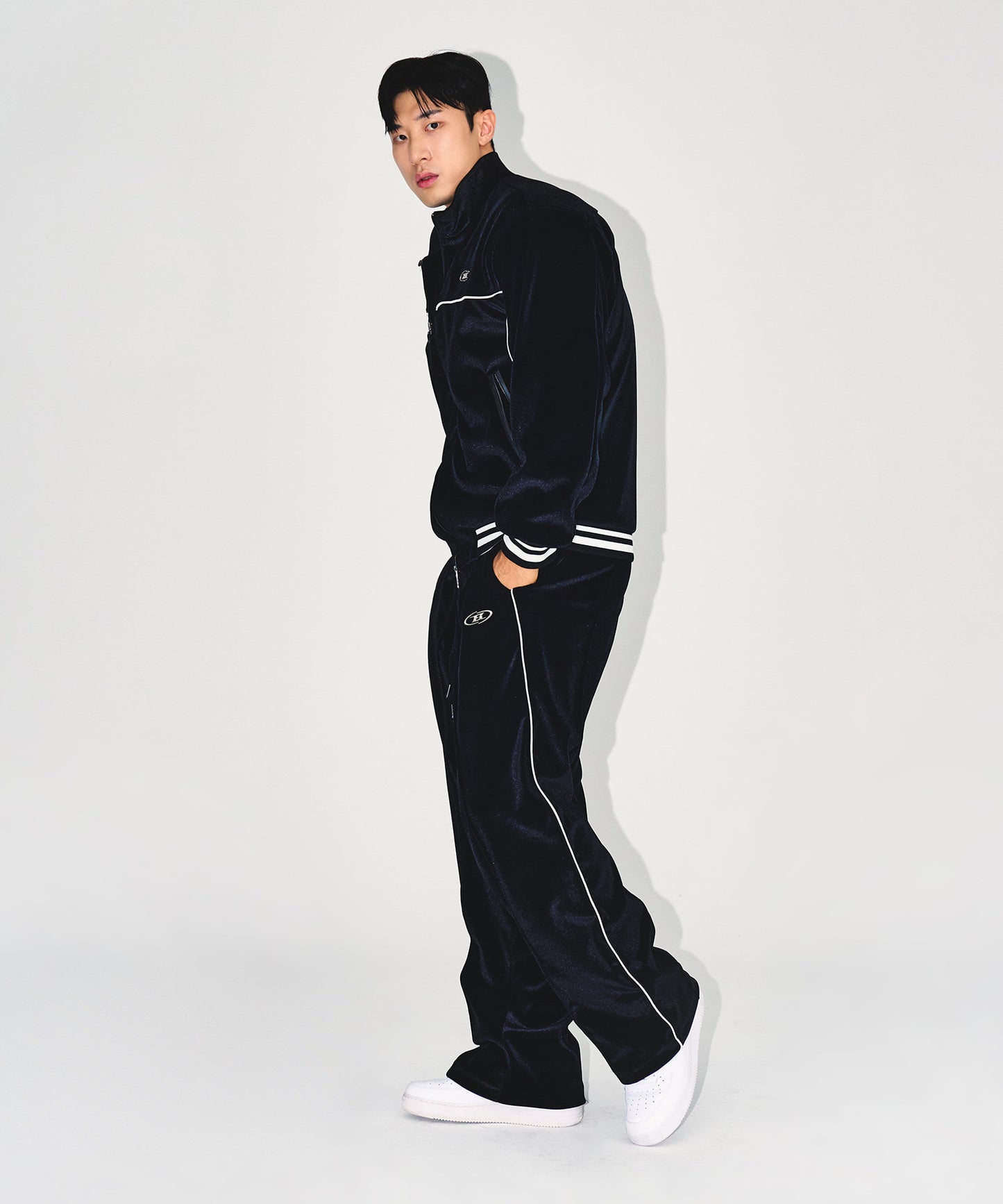 TRACK LINE VELVET JACKET [BLACK]