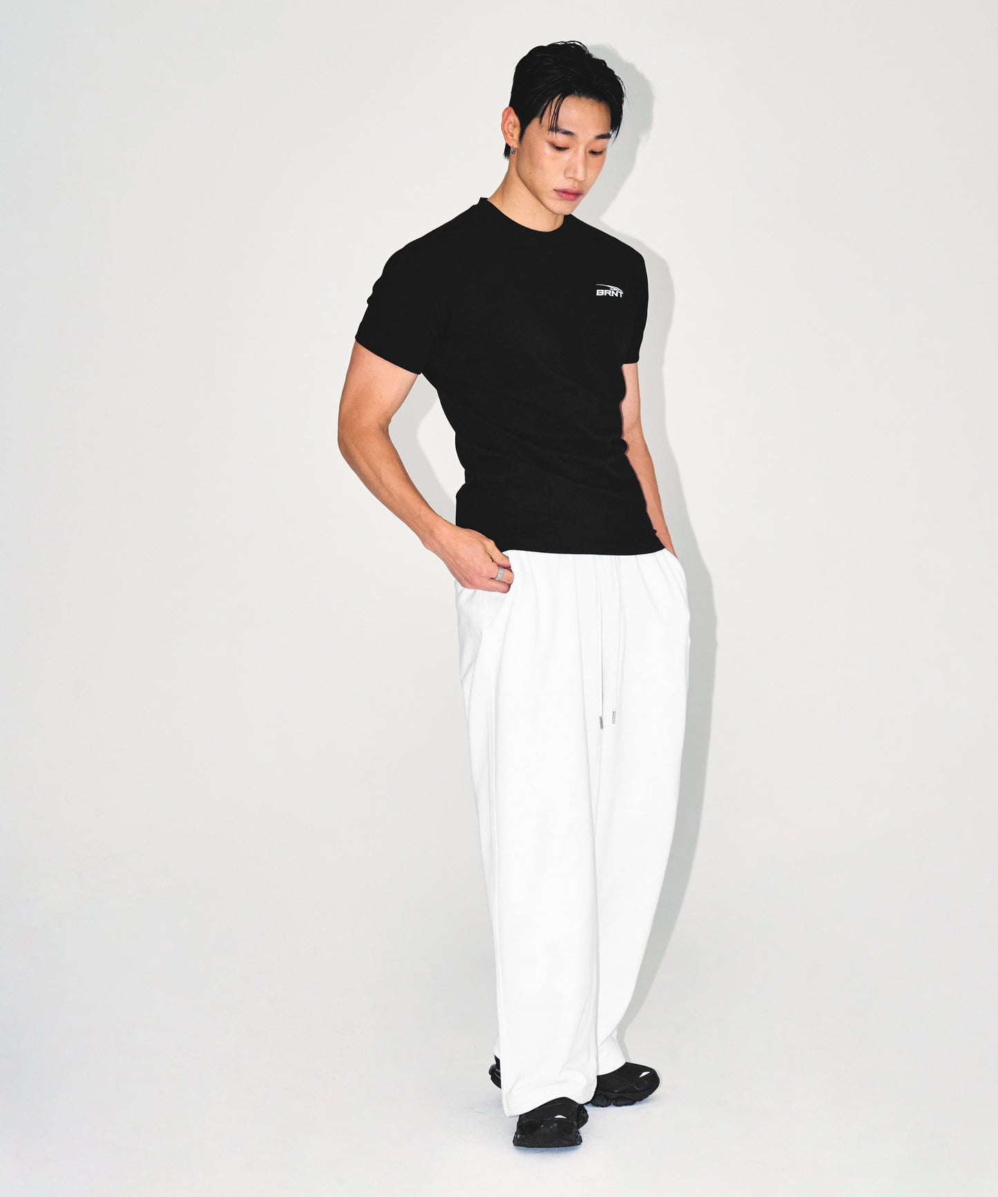 BRNT BACK LOGO MUSCLE FIT T-SHIRTS [BLACK]