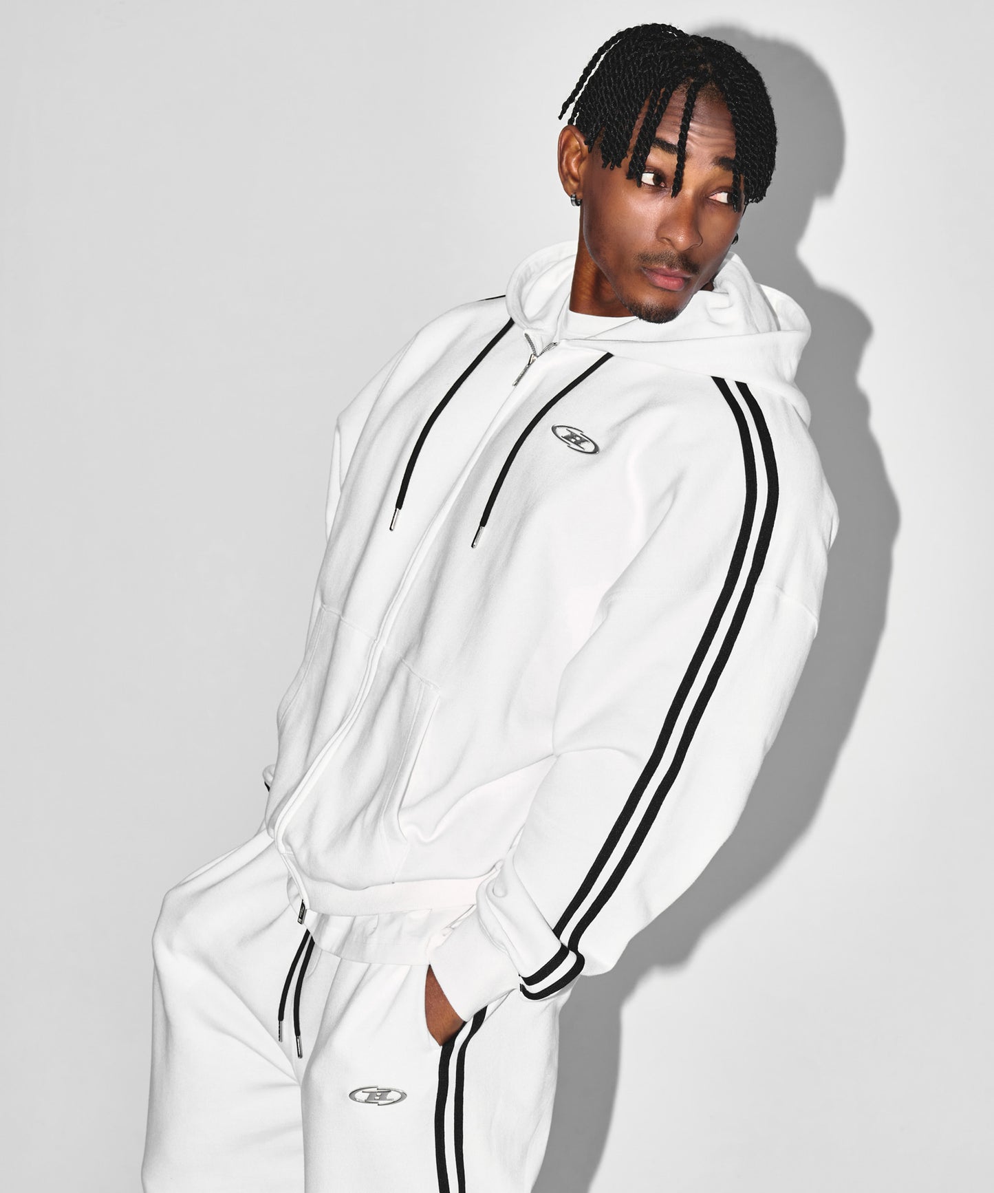 CHROME B TRACK LINE HOODIE ZIP-UP [WHITE]