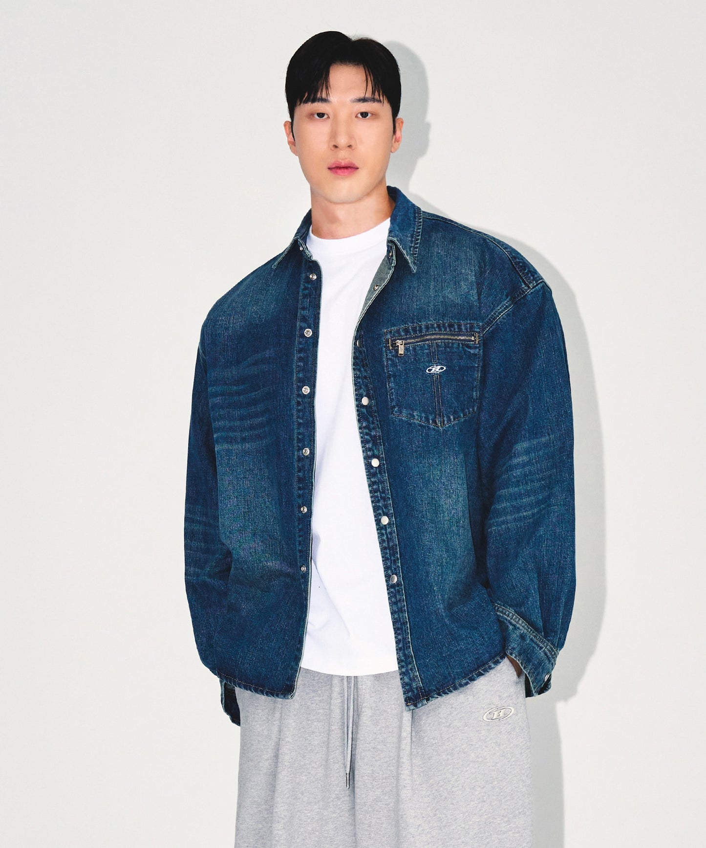 WASHED DENIM OVER FIT SHIRTS [MID DENIM]