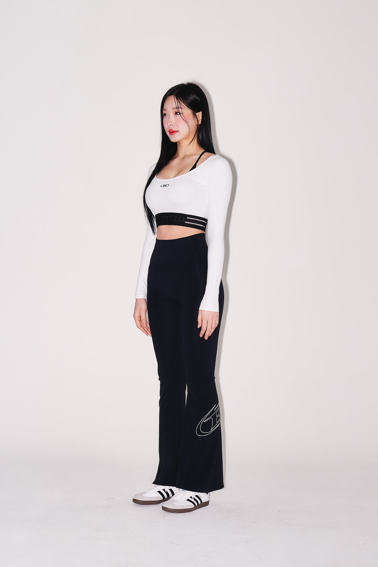 IN STOCK* W REFLECTIVE OUT BAND CROP LONG SLEEVE [WHITE]