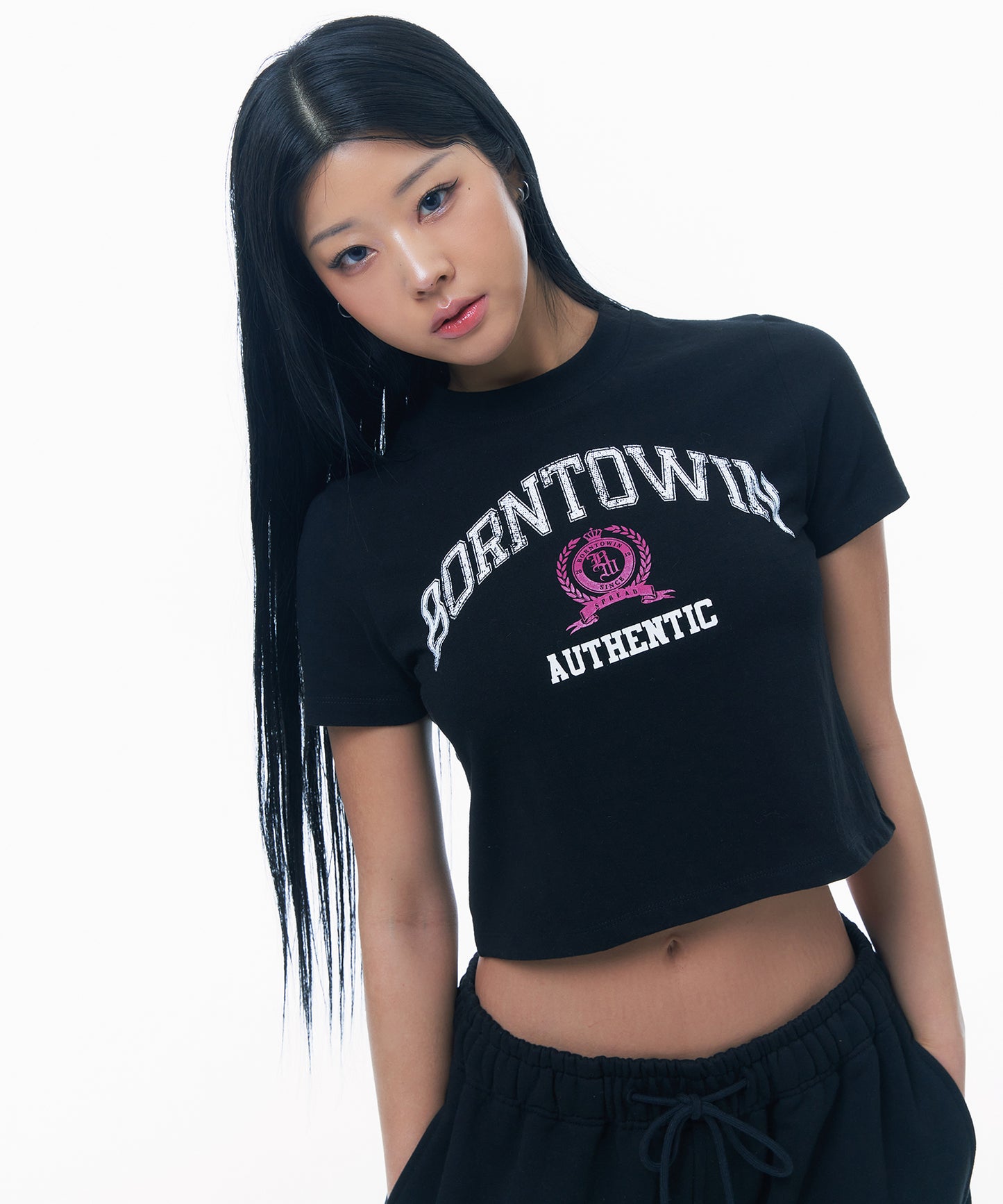 CRACK BORNTOWIN EMBLEM CROP T-SHIRTS [BLACK]