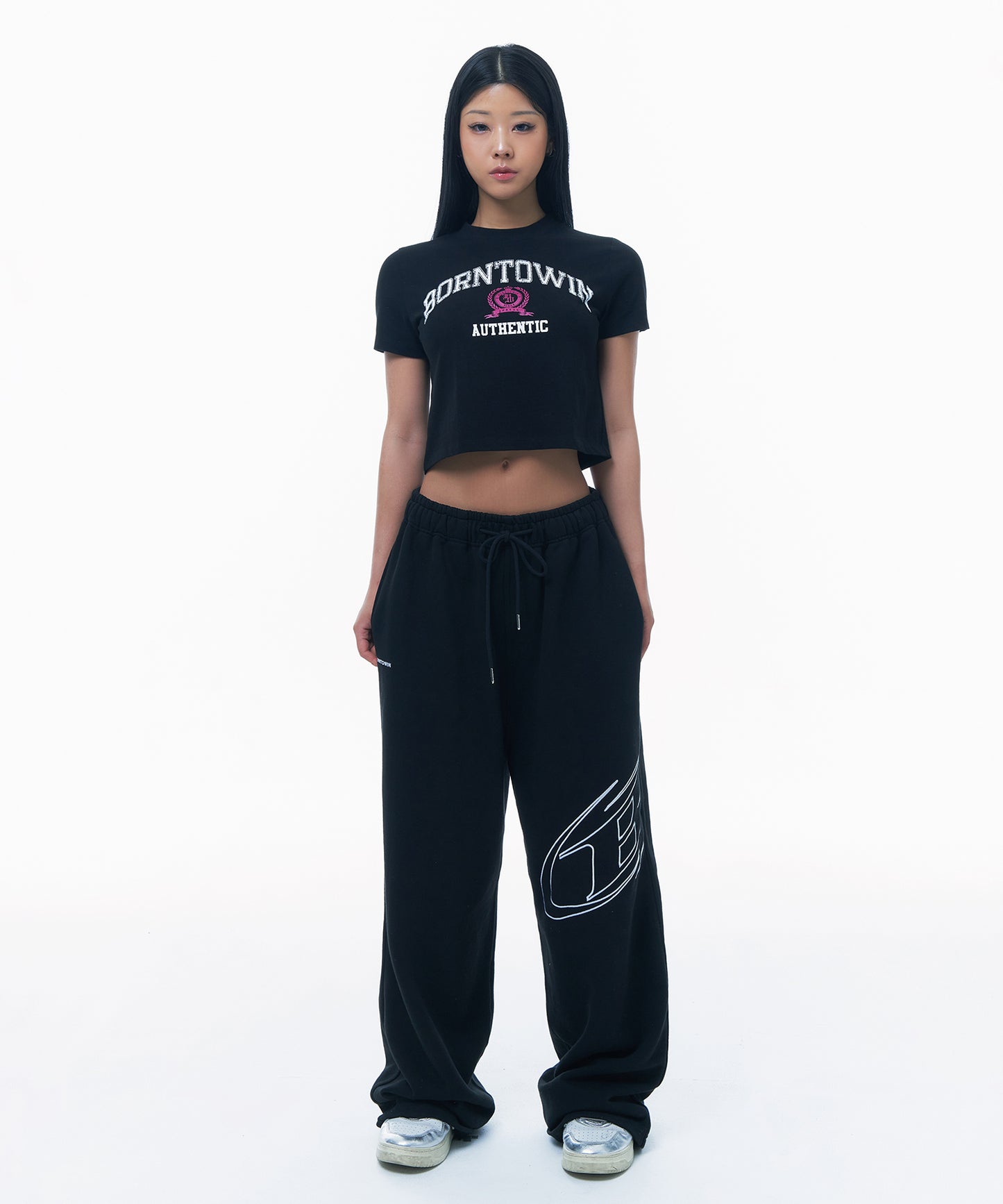 CRACK BORNTOWIN EMBLEM CROP T-SHIRTS [BLACK]