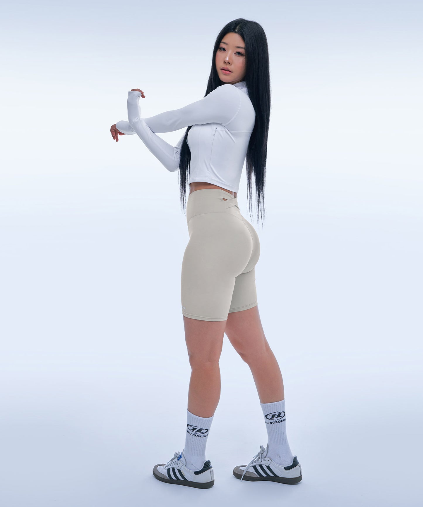 X STRAP 4.0 BIKER SHORTS [BEIGE]