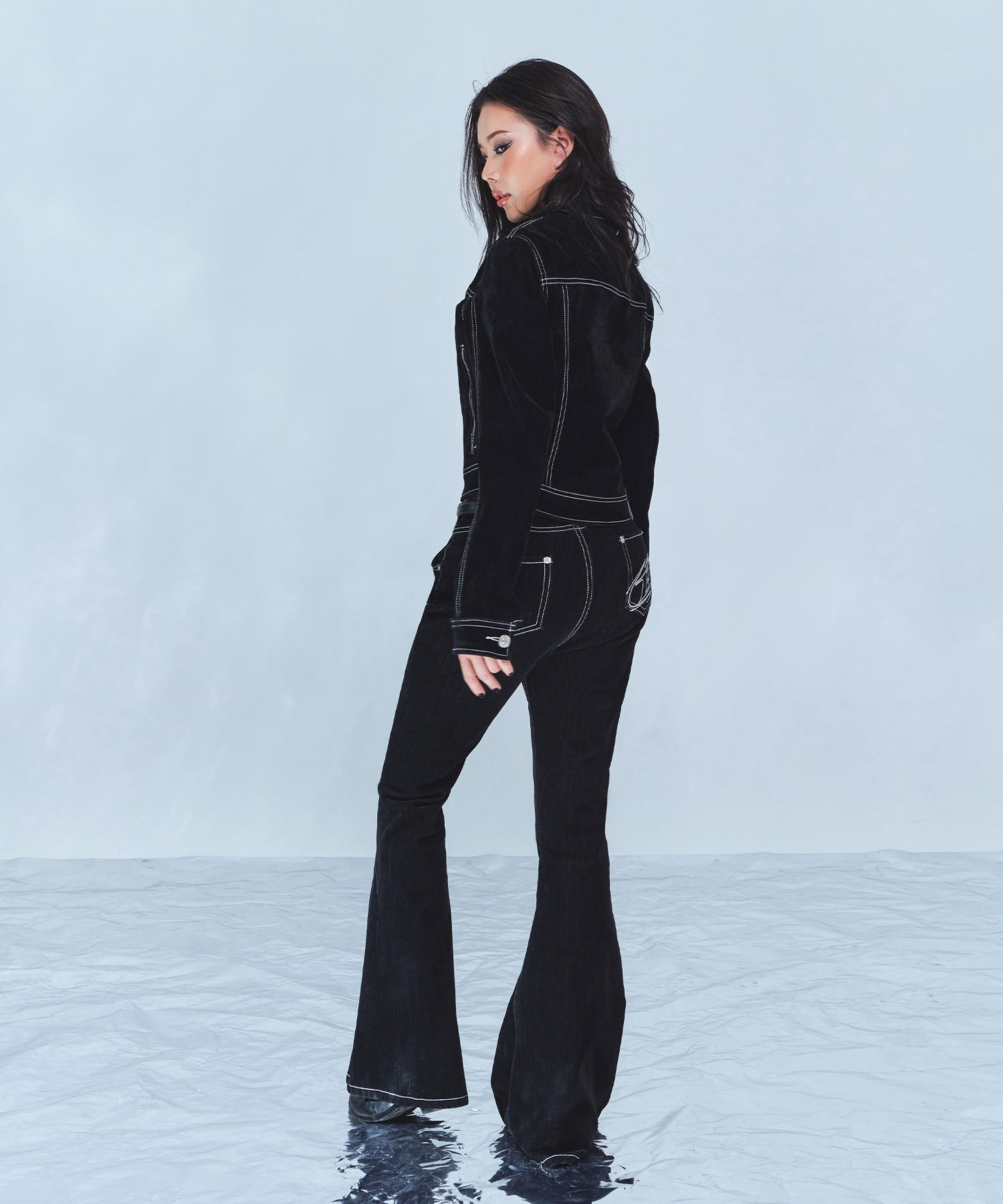 VELVET DENIM SLIM BOOTS CUT PANTS [BLACK]