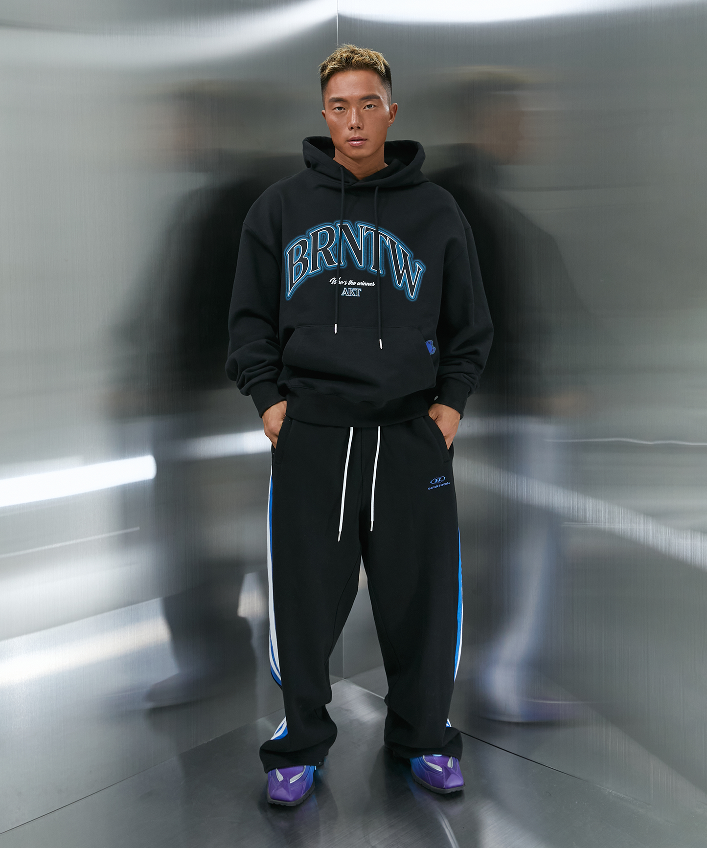 BRNTW AKT HOODIE [BLACK]