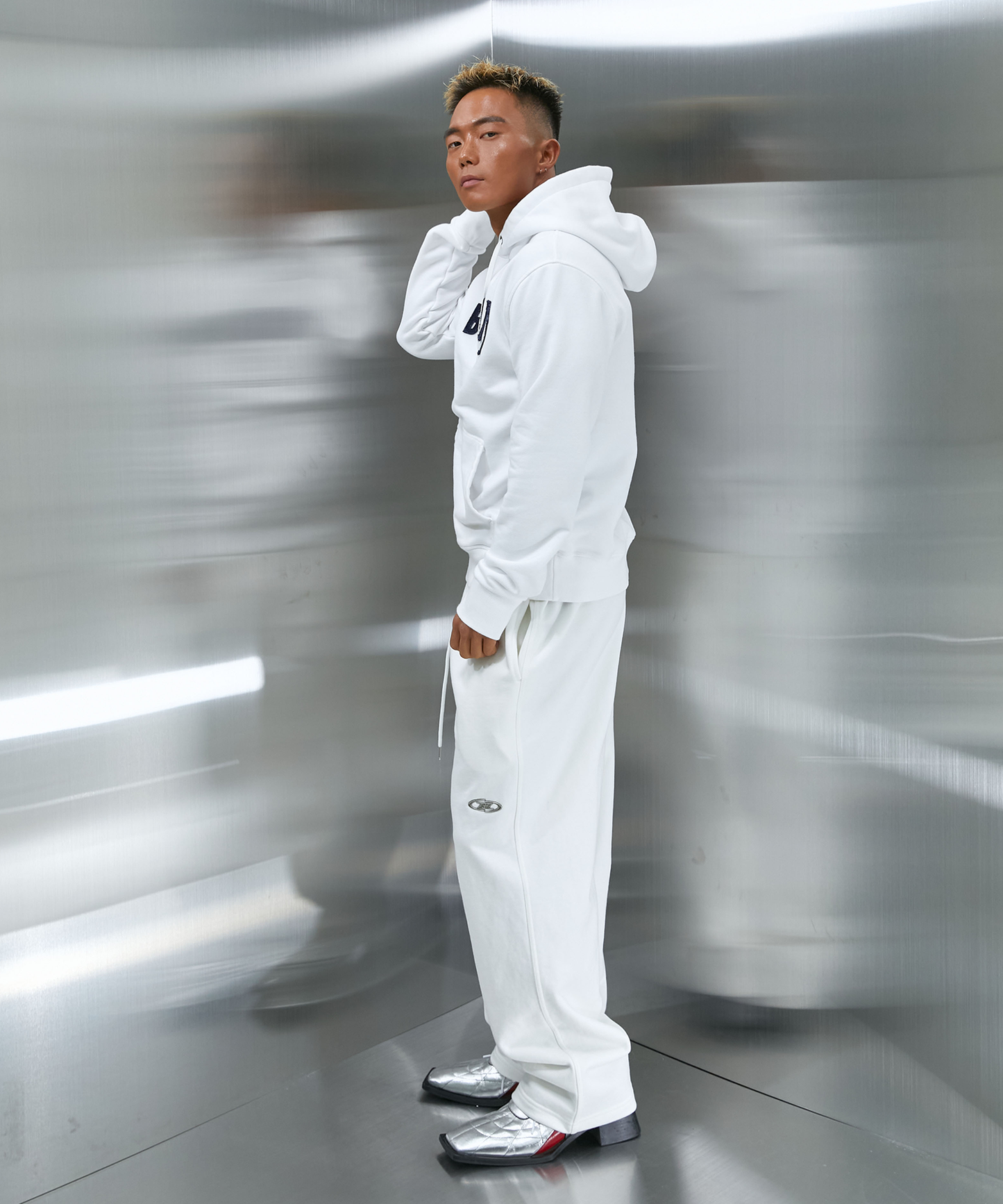 BORNTOWIN PATCH MUSCLE FIT HOODIE [WHITE]