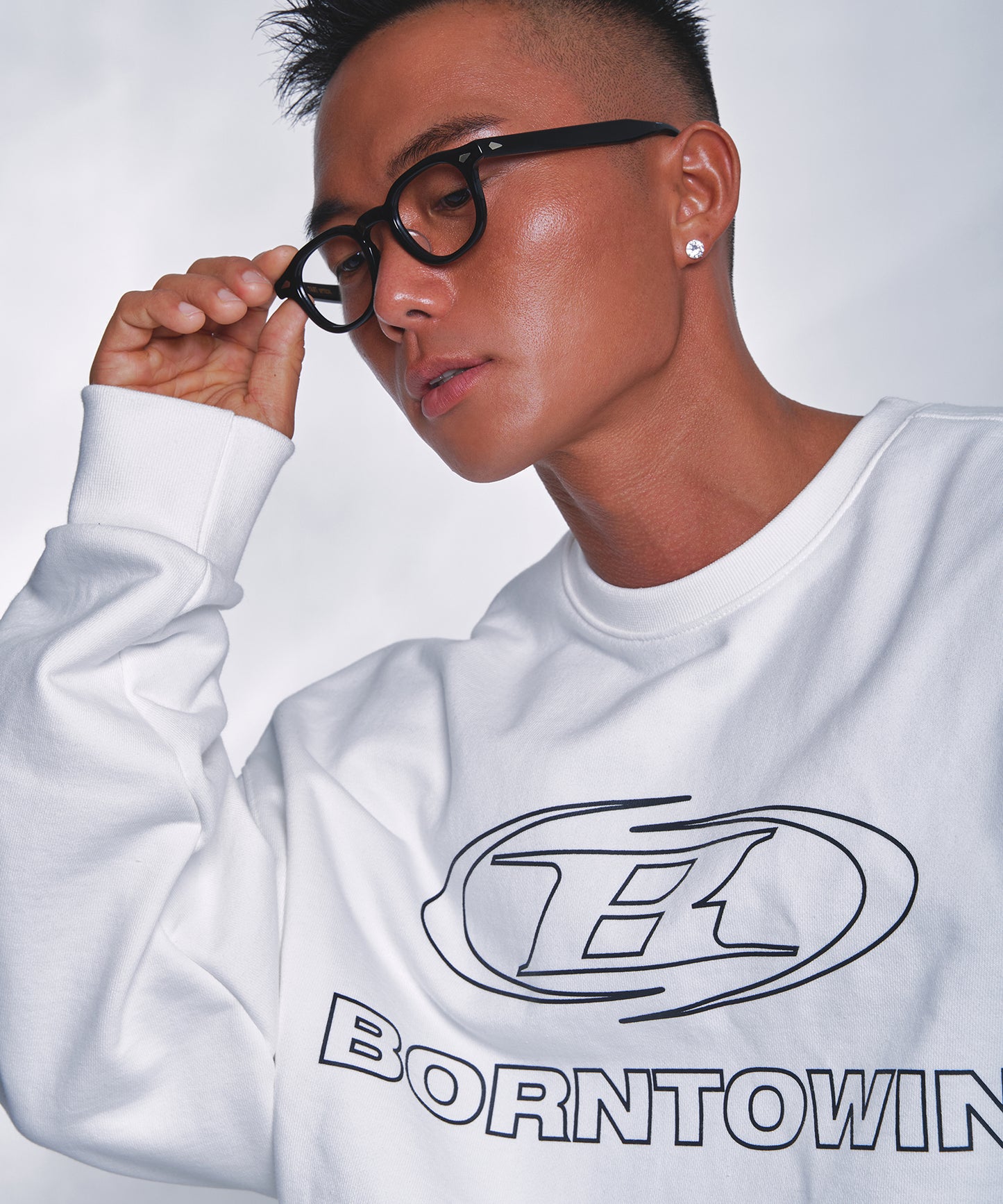 BORNTOWIN LINE LOGO SWEATSHIRTS [IVORY]