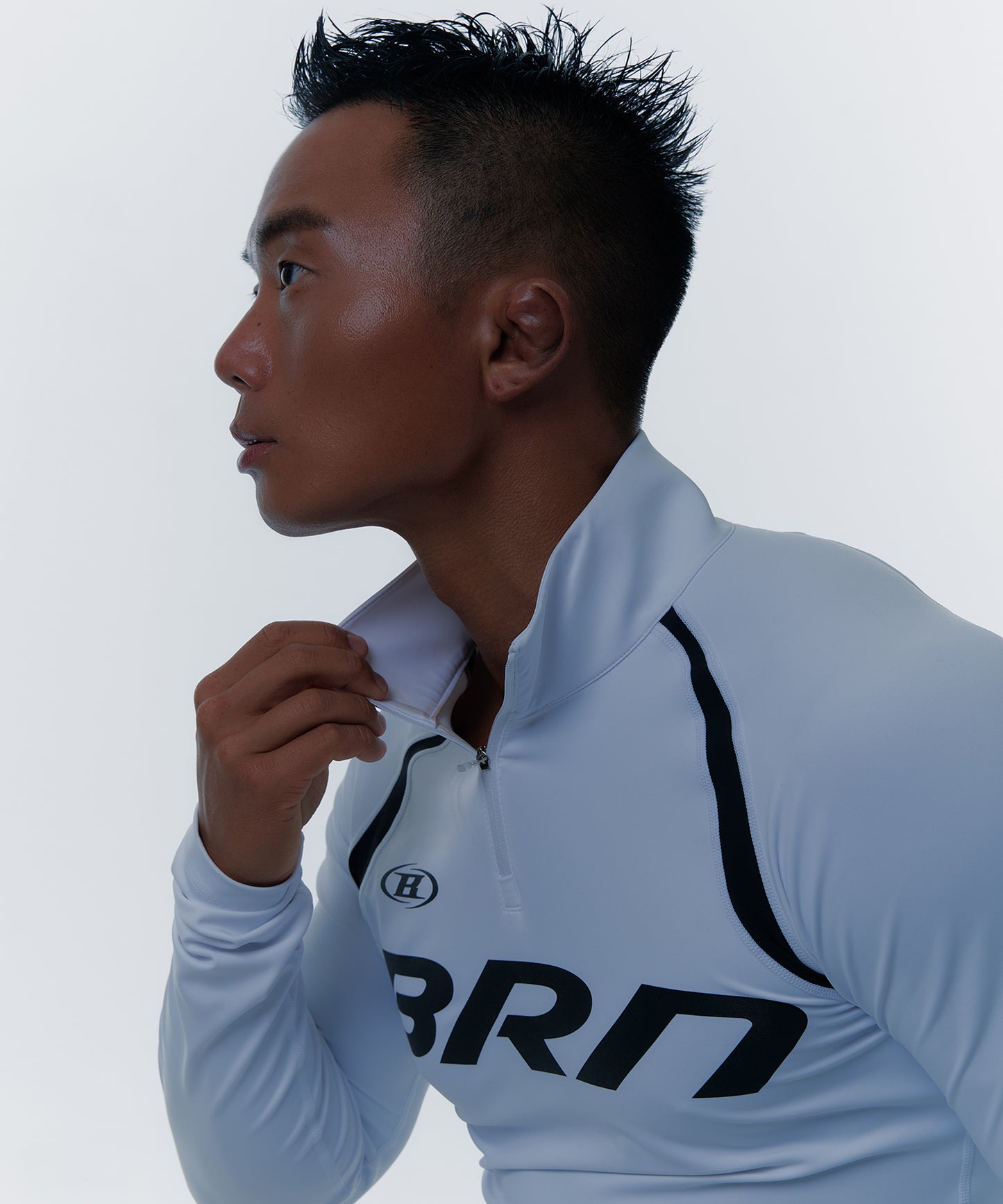 BRN MUSCLE FIT HALF ZIP-UP LONGSLEEVE [WHITE]