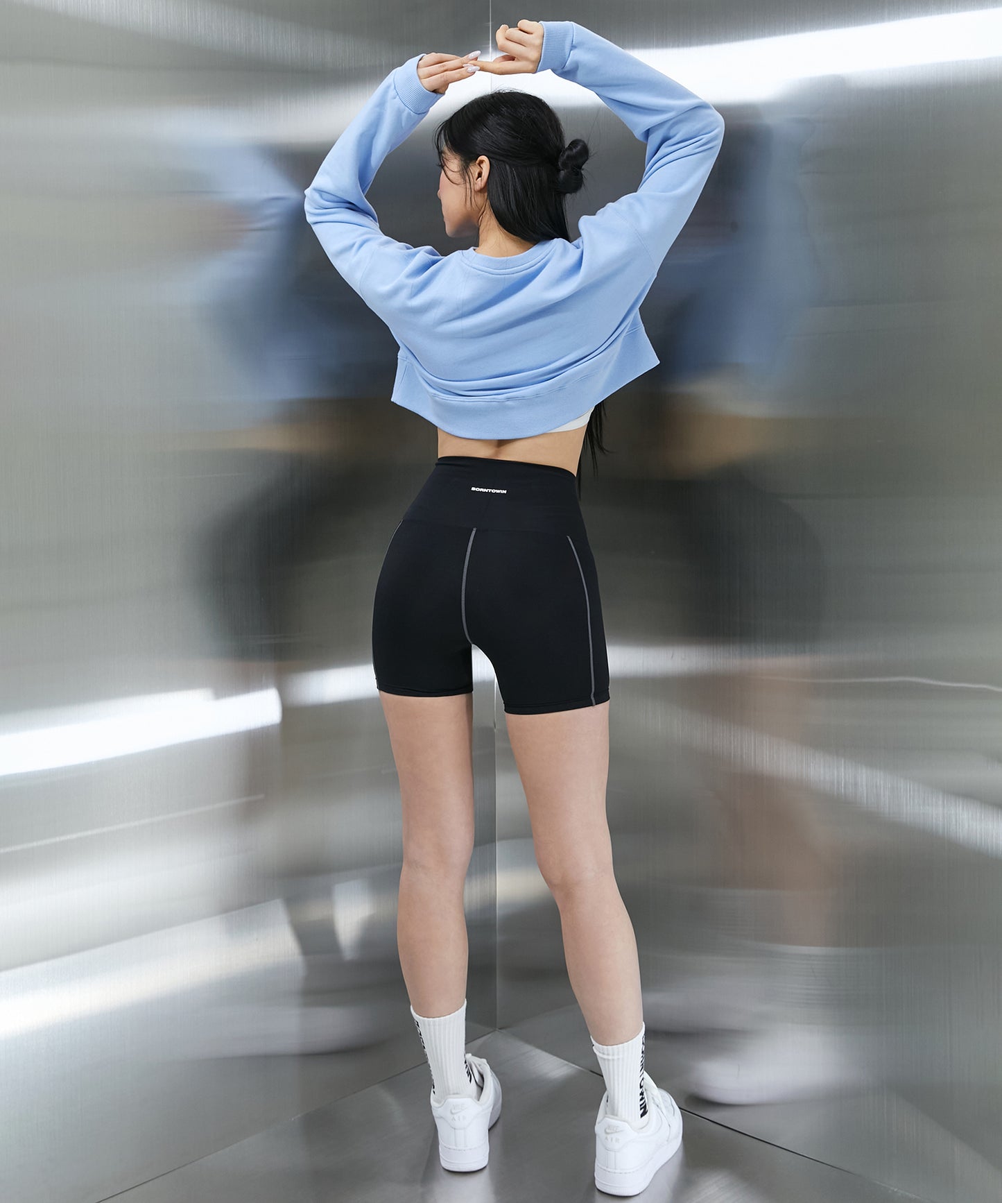 B PENDANT CROP SWEATSHIRTS [SKY BLUE]