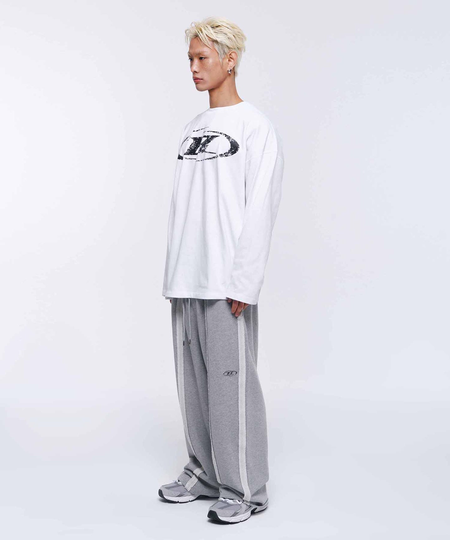 CRACK B SYMBOL LONGSLEEVE [WHITE]