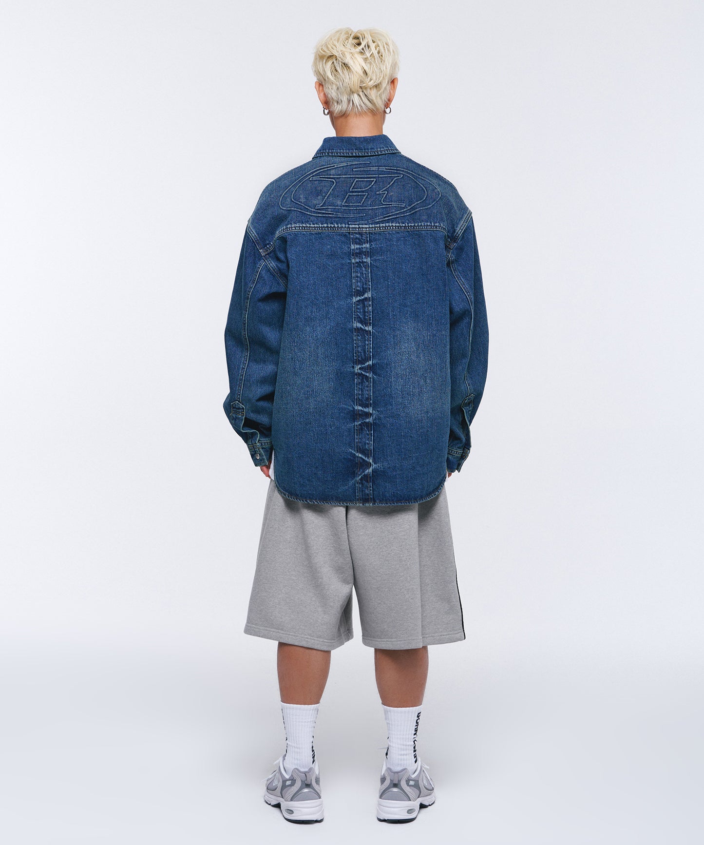 WASHED DENIM OVER FIT SHIRTS [MID DENIM]