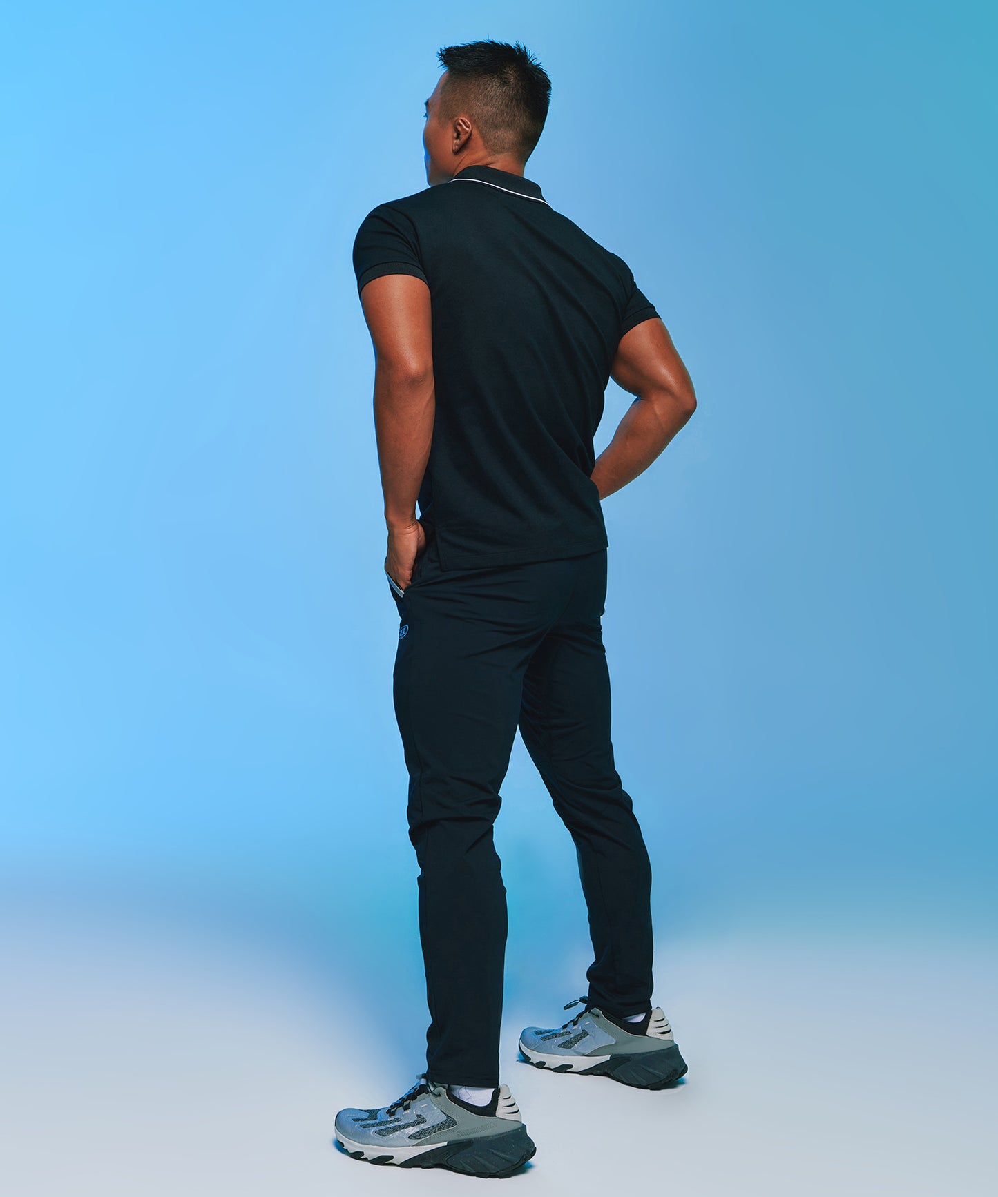 MUSCLE FIT COLLAR T-SHIRTS [BLACK]