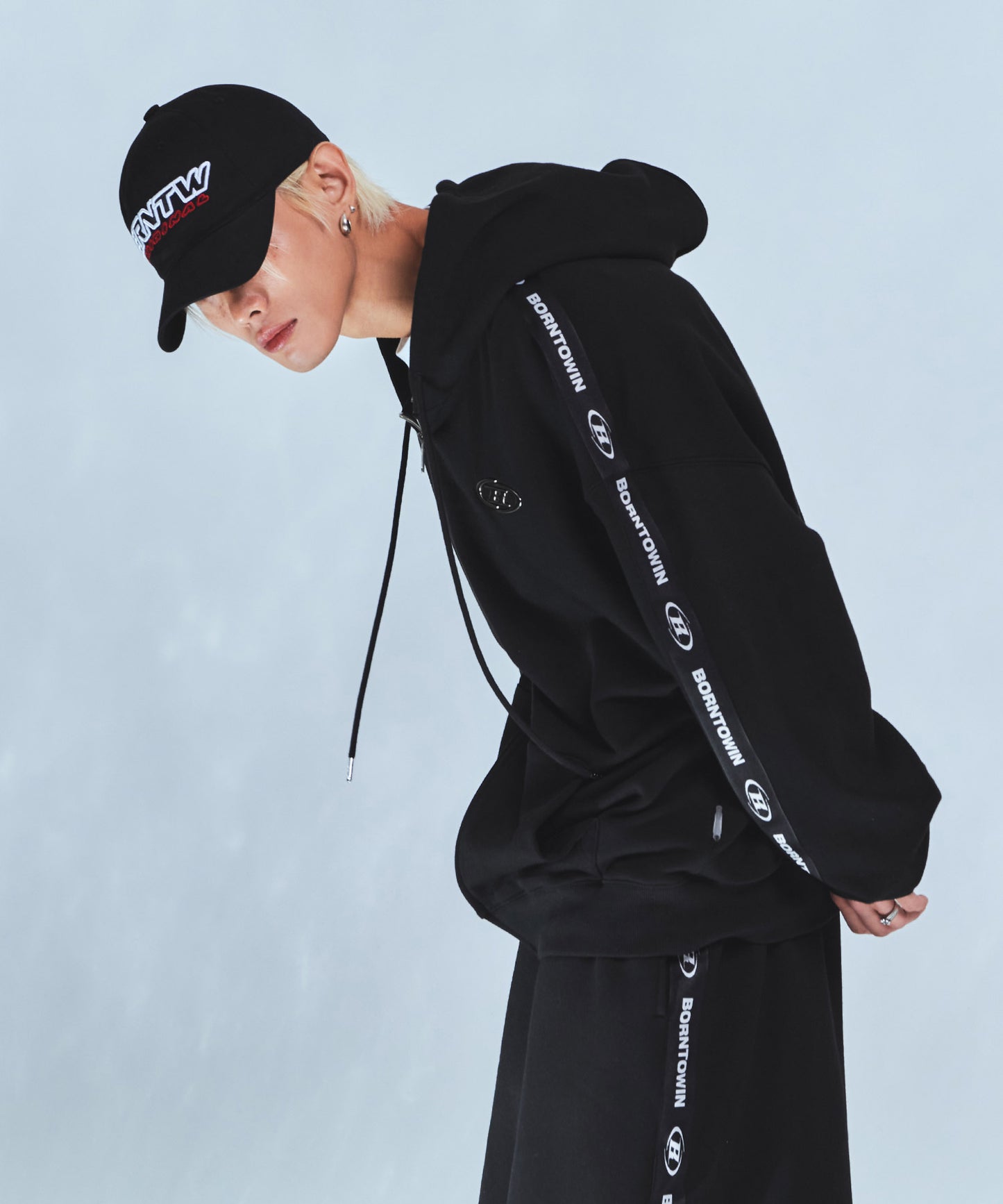 BIG CHROME B BLACK LINE ZIP-UP HOODIE [BLACK]