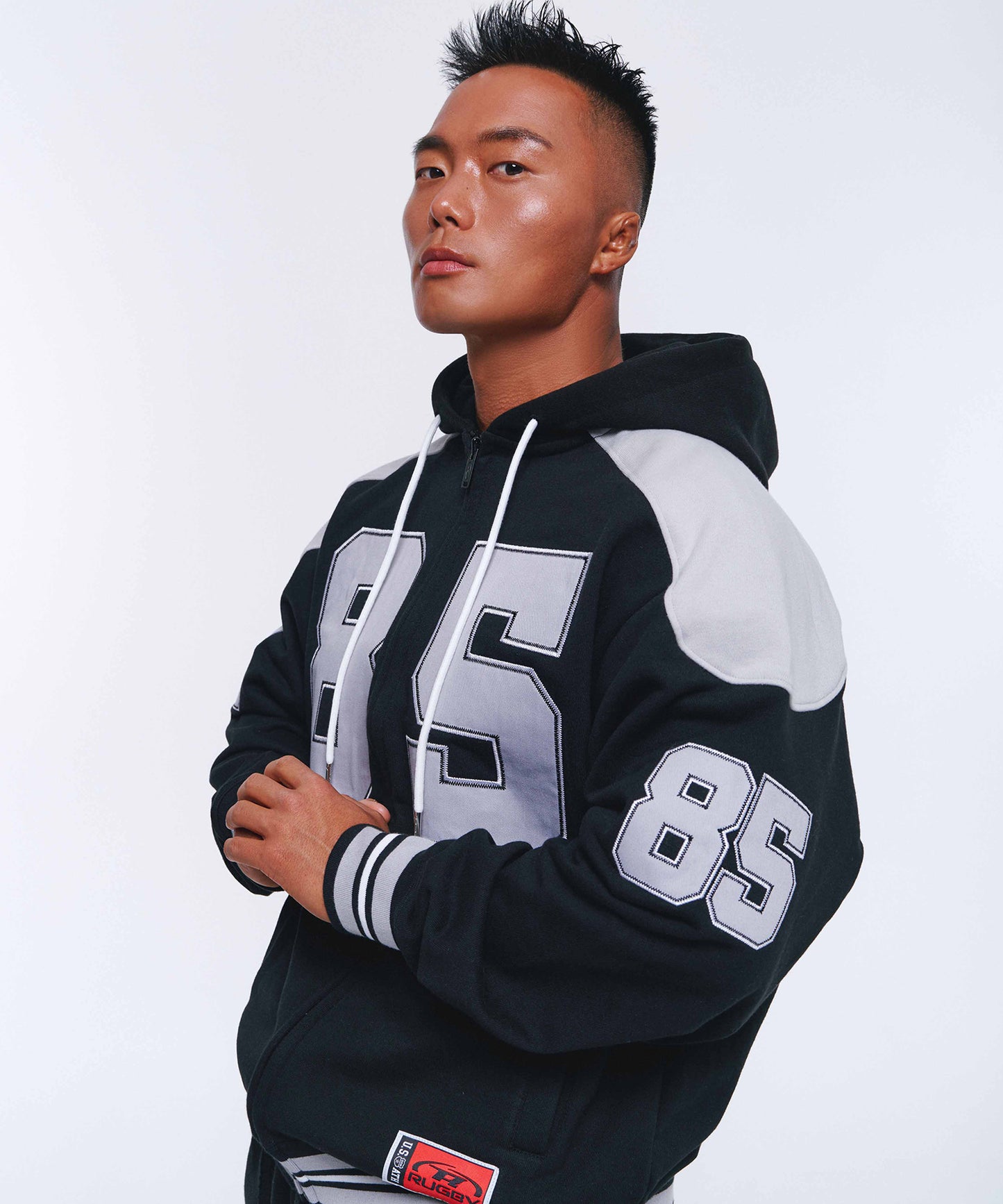 85 APPLIQUE RUGBY HOODIE ZIP-UP [BLACK]